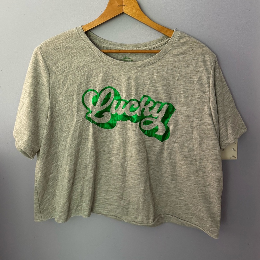 🦋St Patrick’s day cropped tee🦋